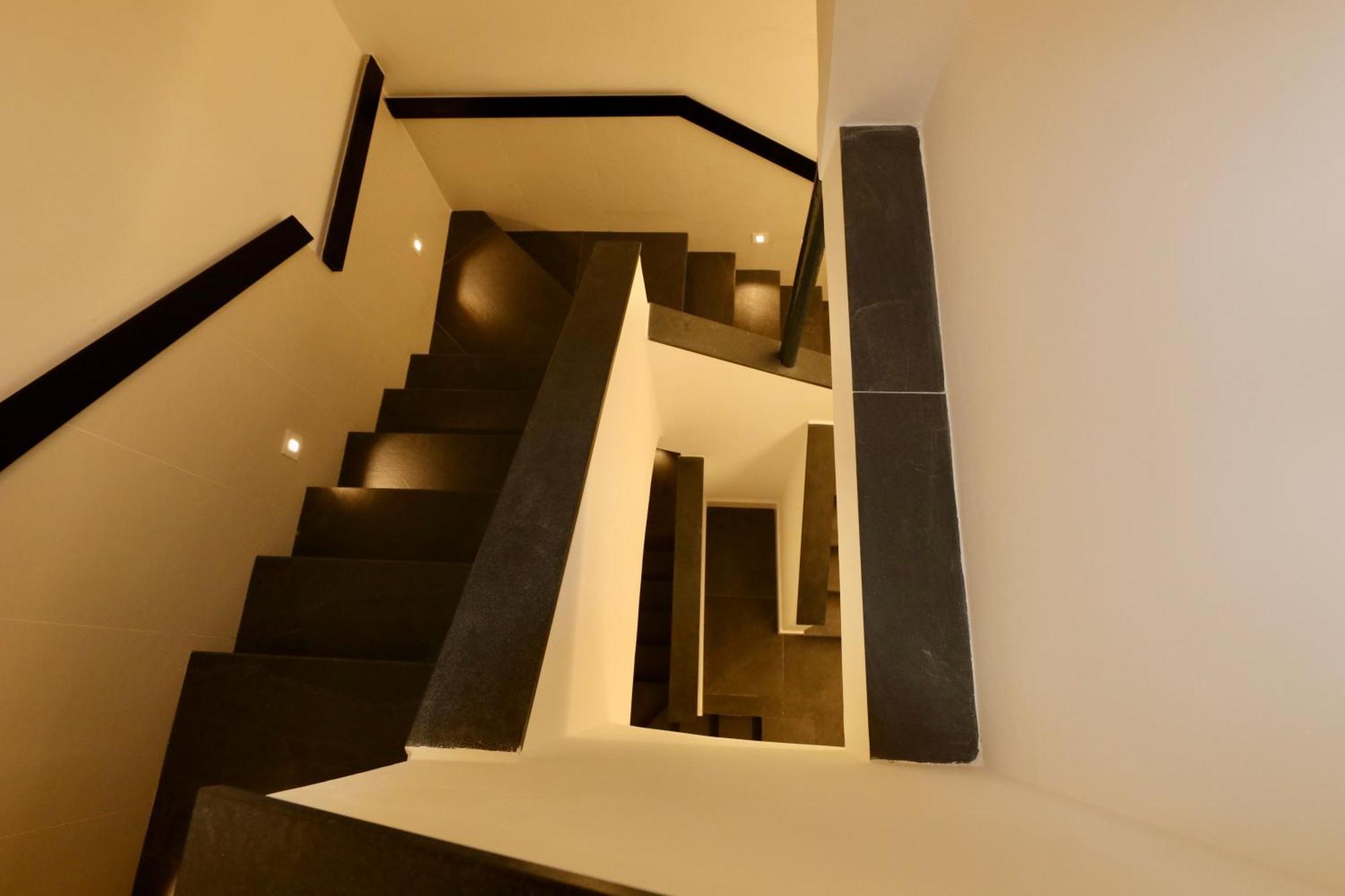 Luxurious Garibaldi Penthouse - Terrace - Great View - Full Renovation - Historical Centre - Amazing