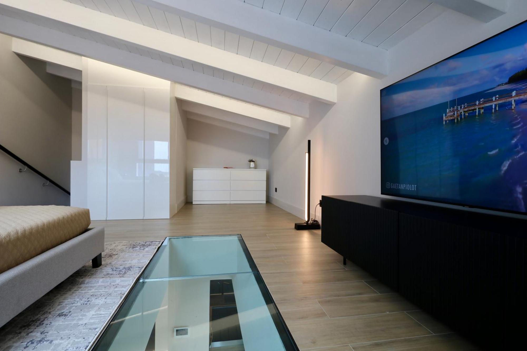 Luxurious Garibaldi Penthouse - Terrace - Great View - Full Renovation - Historical Centre - Amazing Apartment