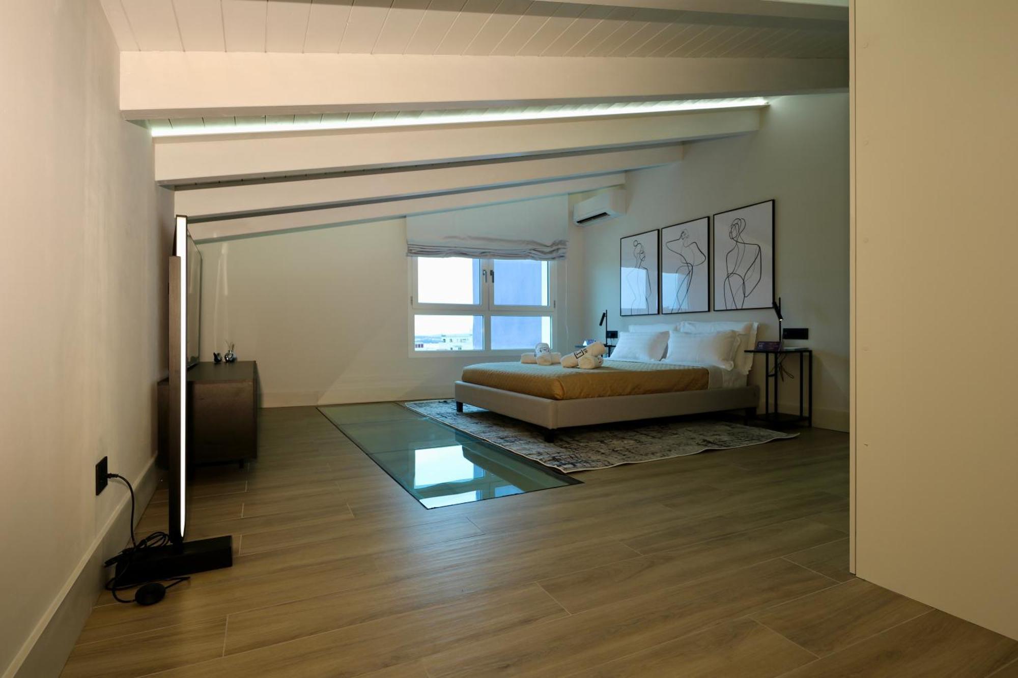 Luxurious Garibaldi Penthouse - Terrace - Great View - Full Renovation - Historical Centre - Amazing *