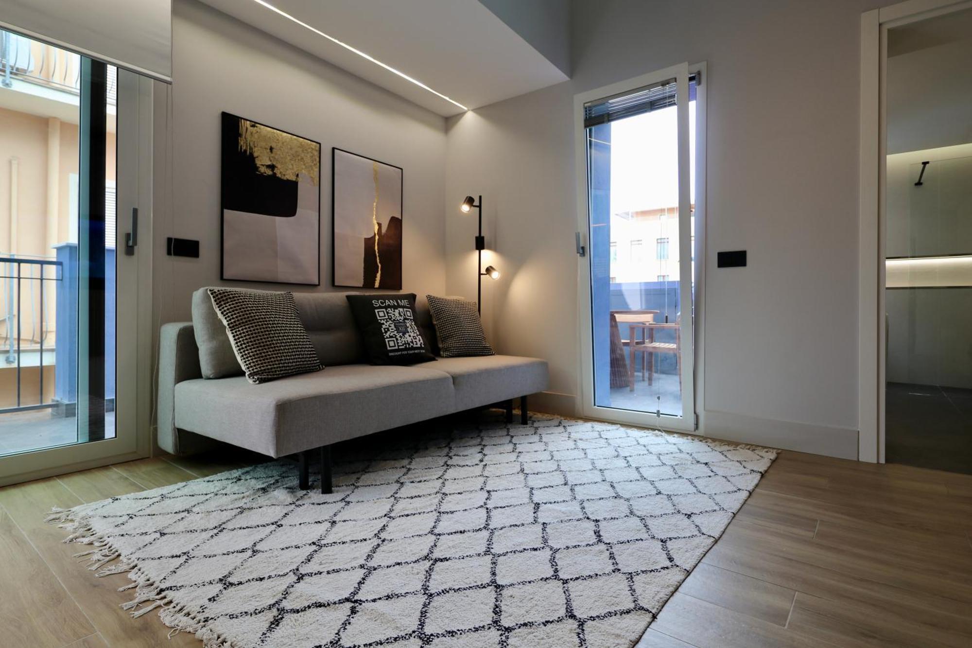 Luxurious Garibaldi Penthouse - Terrace - Great View - Full Renovation - Historical Centre - Amazing Apartment *
