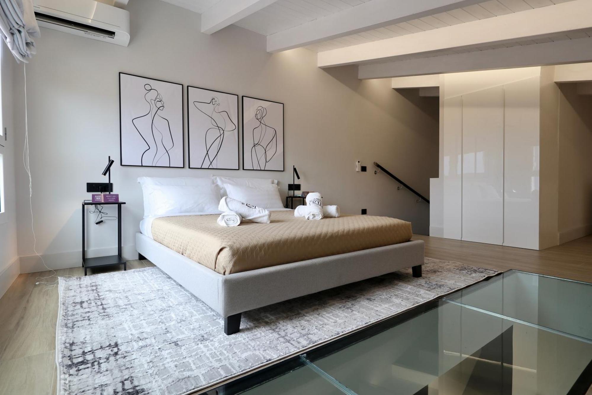 Apartment Luxurious Garibaldi Penthouse - Terrace - Great View - Full Renovation - Historical Centre - Amazing