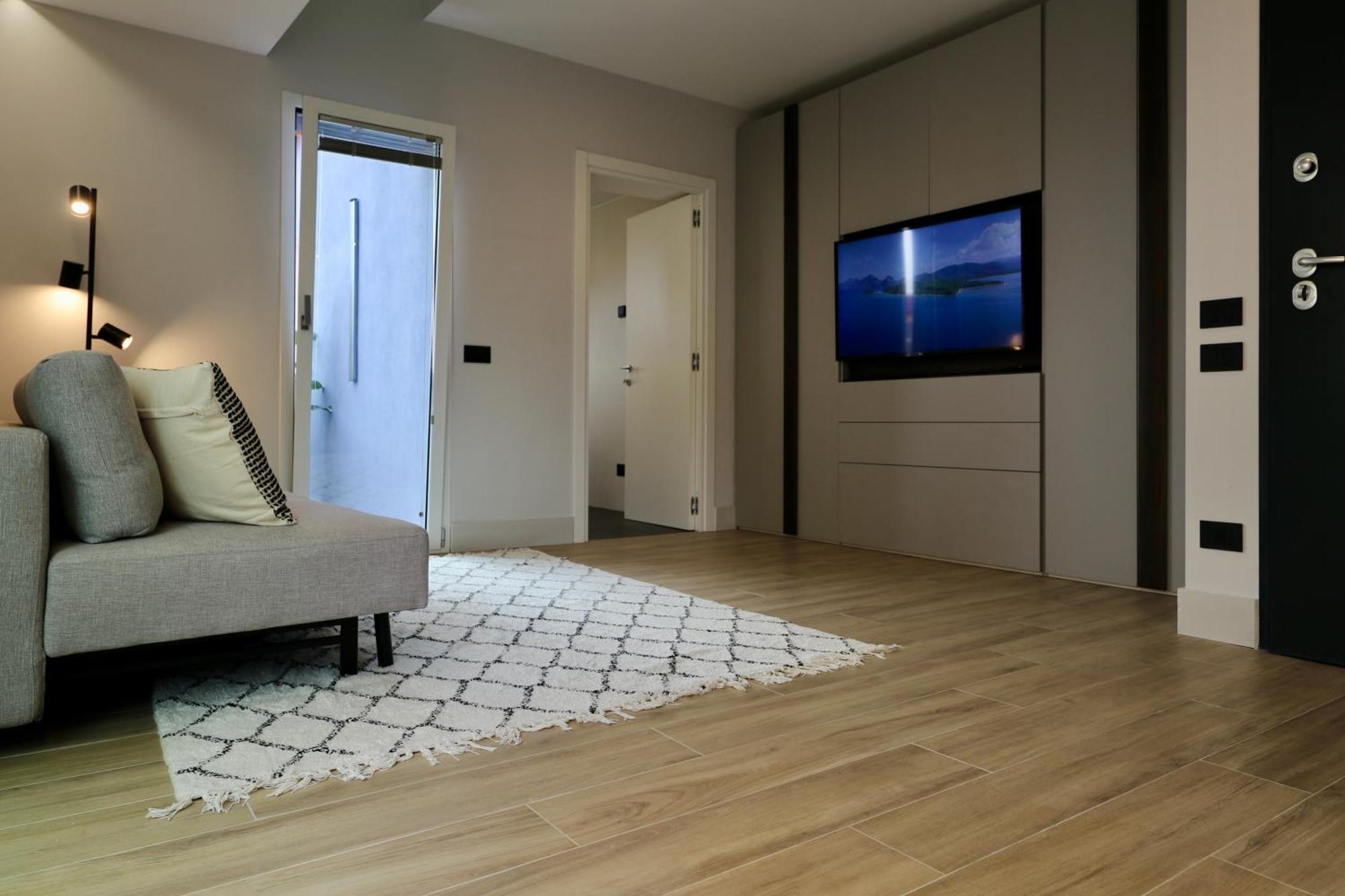 Luxurious Garibaldi Penthouse - Terrace - Great View - Full Renovation - Historical Centre - Amazing